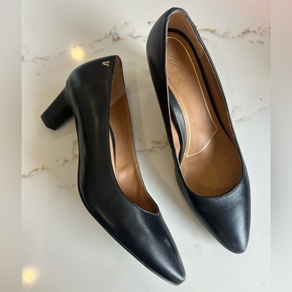 Vionic Women's Madison Mia Black Heels size 10 - Picture 1 of 3